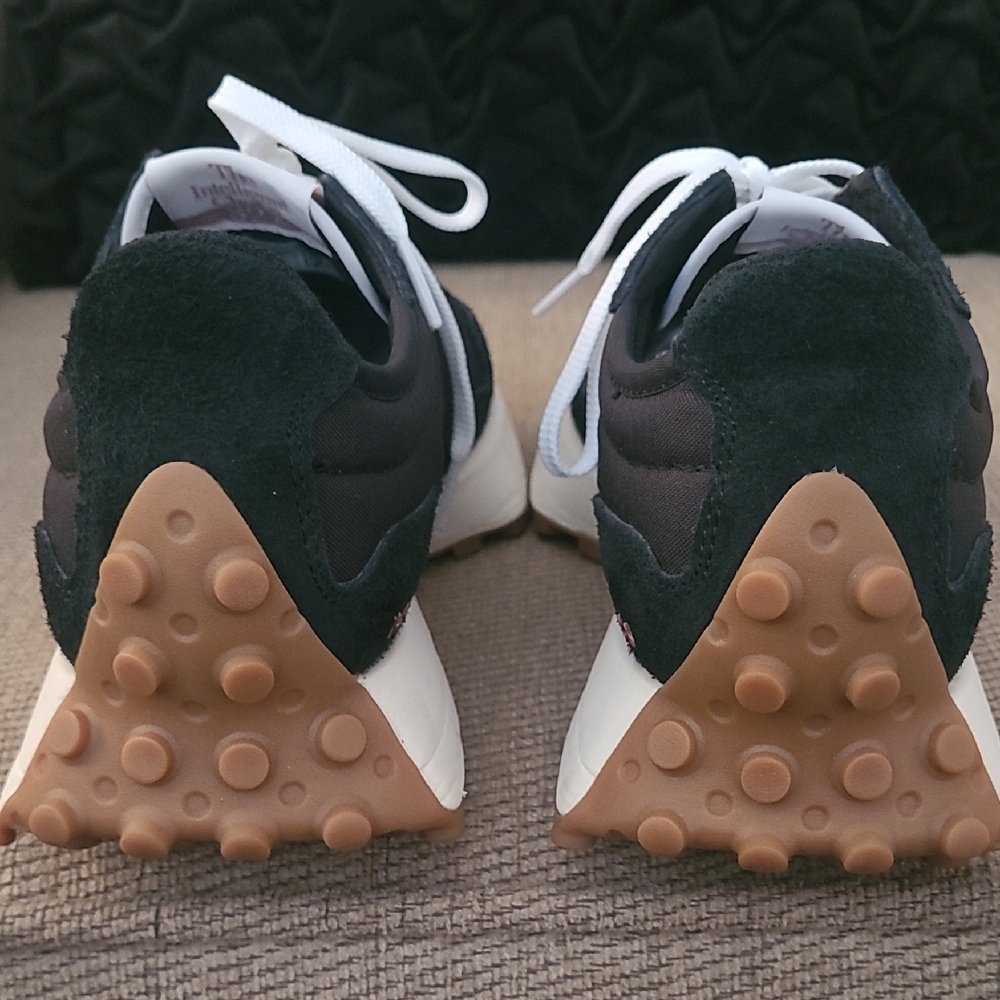 NEW BALANCE WOMEN'S 327 BLACK WHITE SNEAKERS - Picture 6 of 11